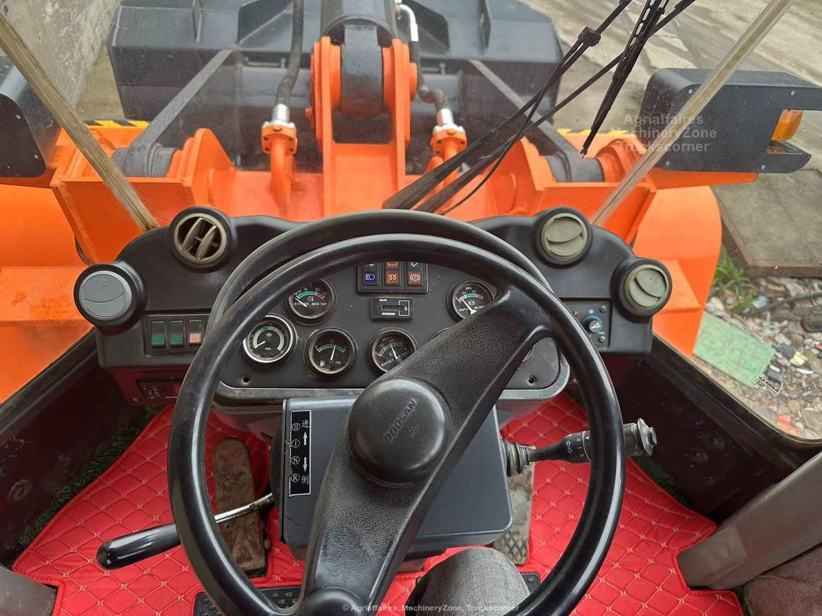 Wheel loader Doosan DL503