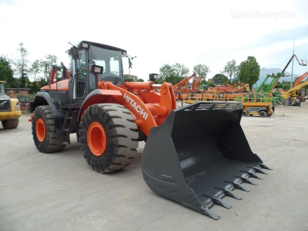 Wheel loader Hitachi ZW220