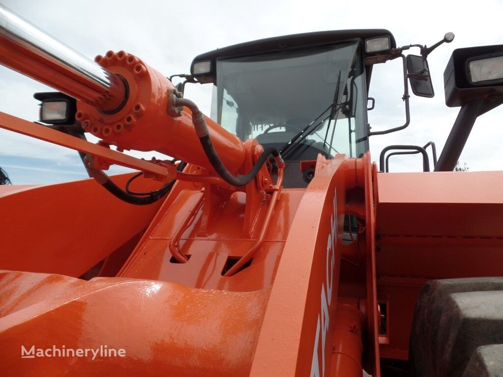 Wheel loader Hitachi ZW220