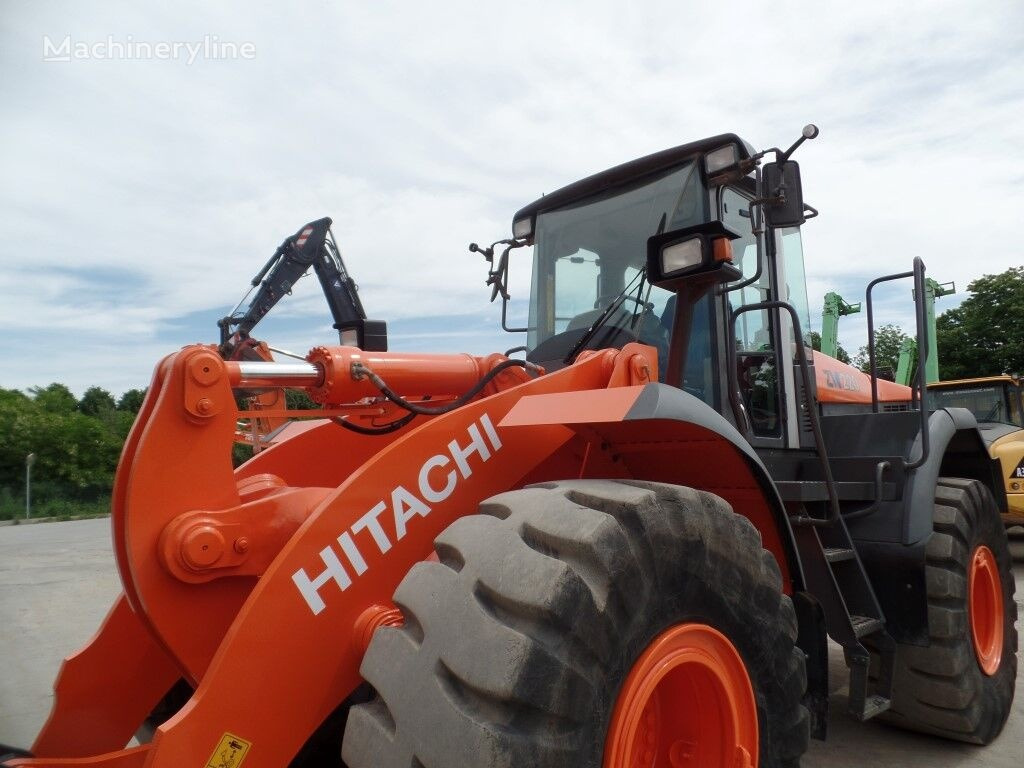 Wheel loader Hitachi ZW220