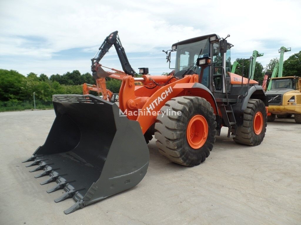 Wheel loader Hitachi ZW220