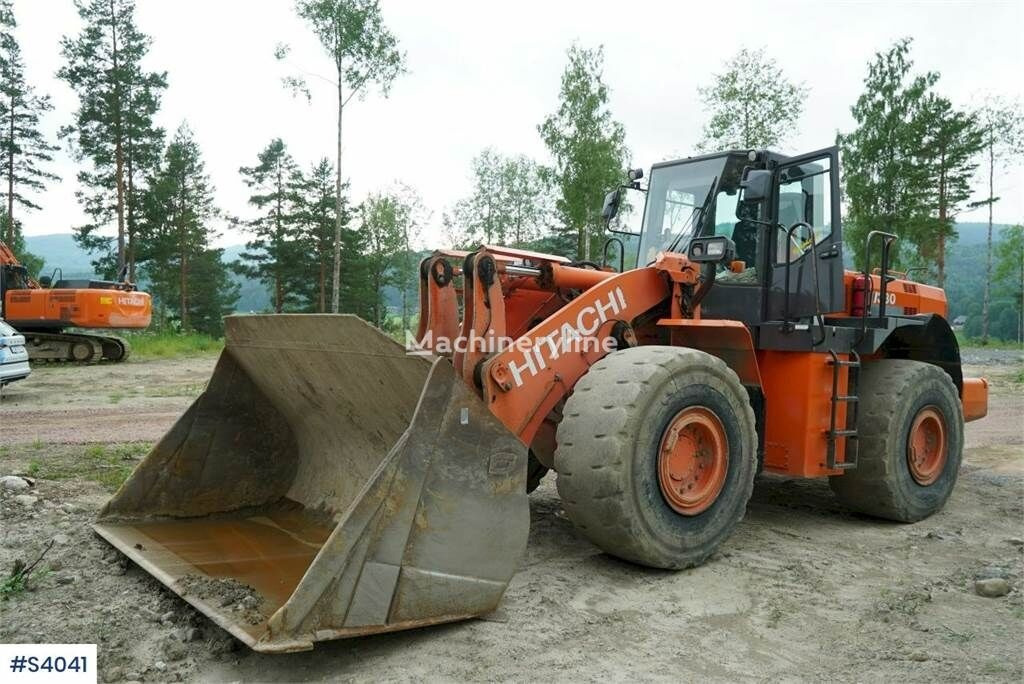 Wheel loader Hitachi ZW330 with Bucket