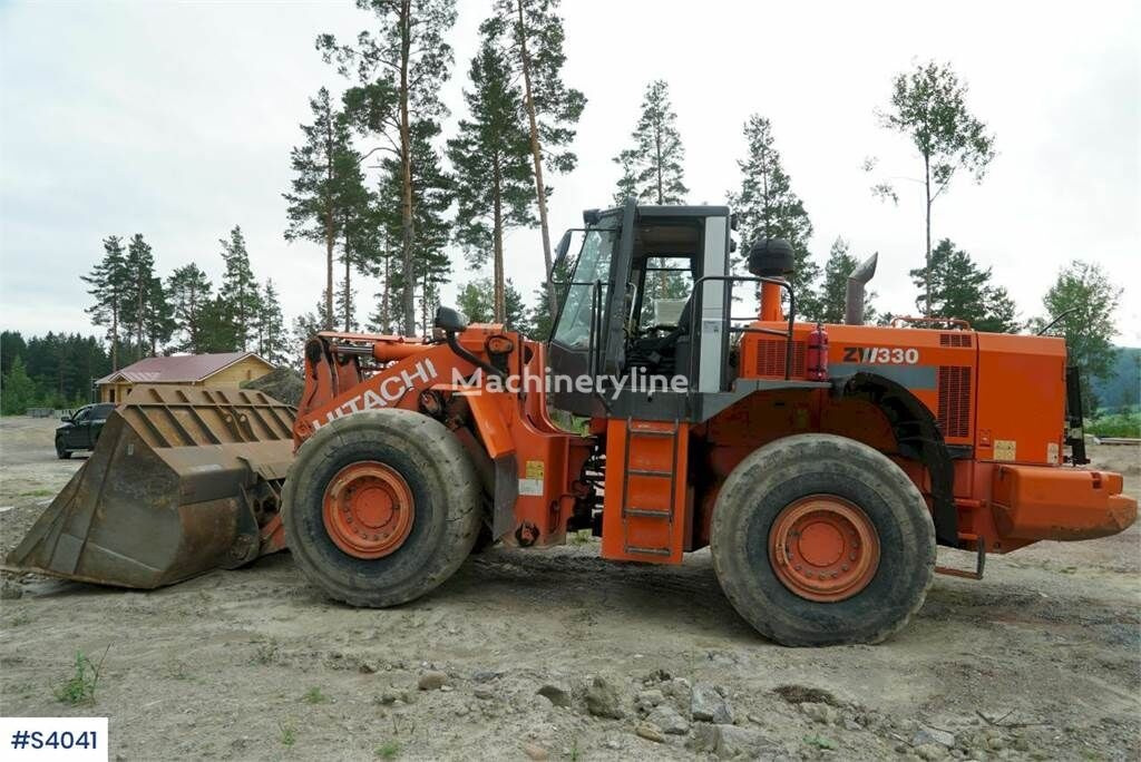 Wheel loader Hitachi ZW330 with Bucket