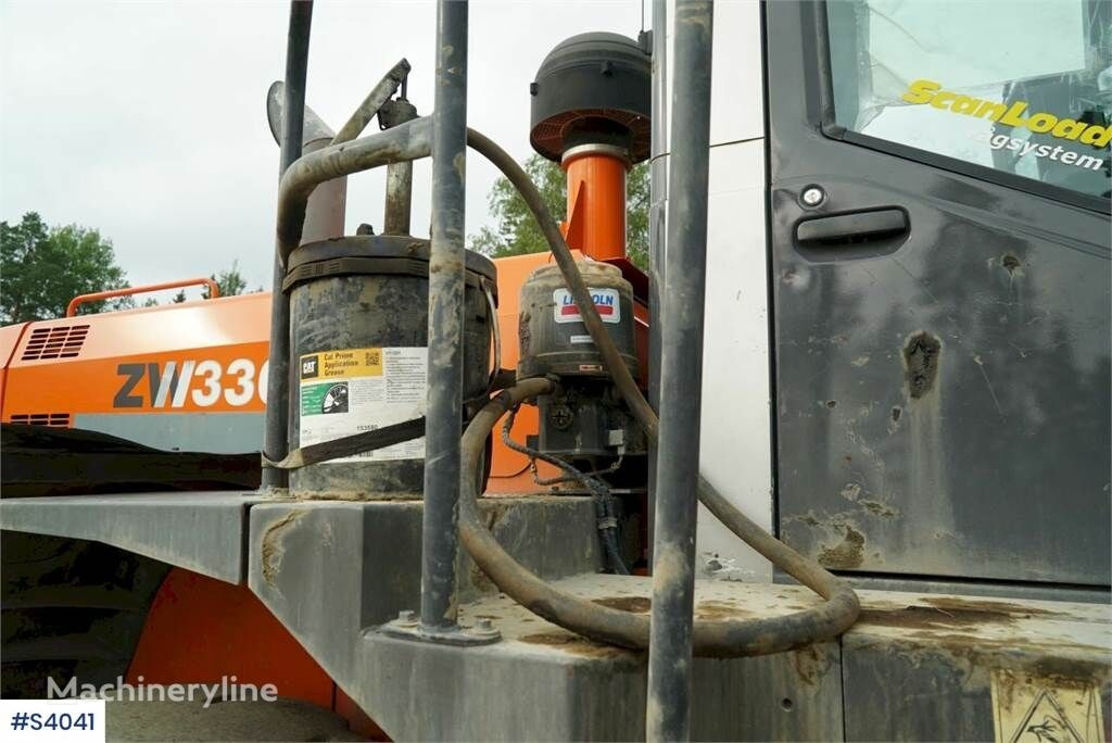 Wheel loader Hitachi ZW330 with Bucket