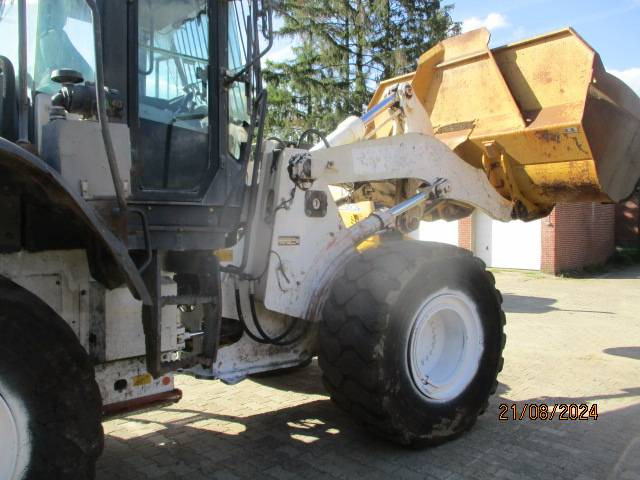 Wheel loader Hitachi ZW 250