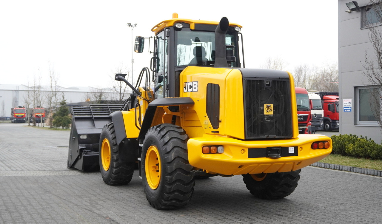 Wheel loader JCB 437 HT T4 / Long reach / 17t