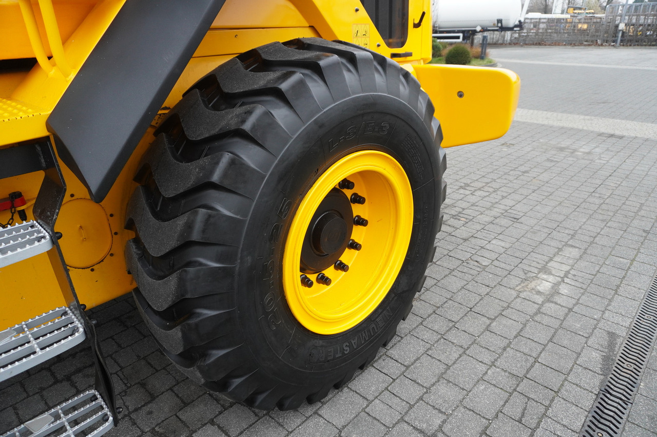 Wheel loader JCB 437 HT T4 / Long reach / 17t