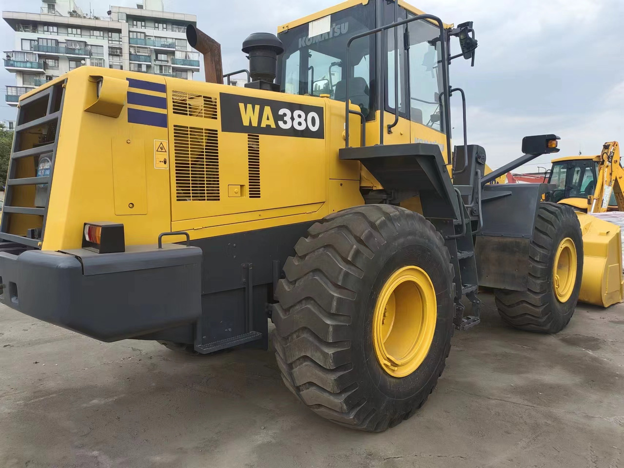 Wheel loader KOMATSU WA380-6