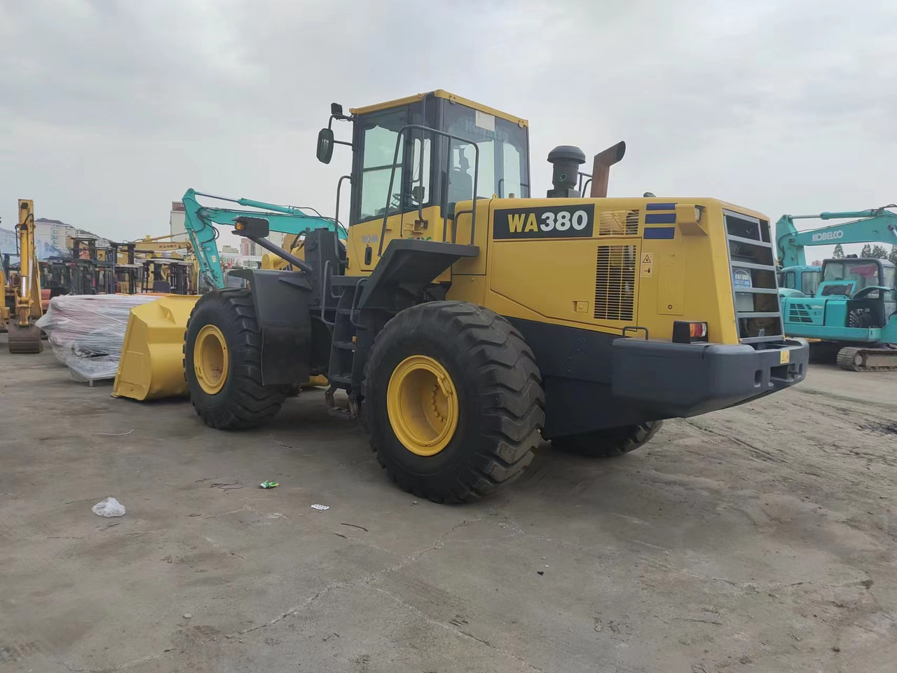 Wheel loader KOMATSU WA380-6