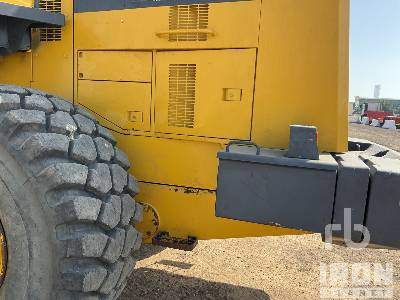 Wheel loader KOMATSU WA500-3