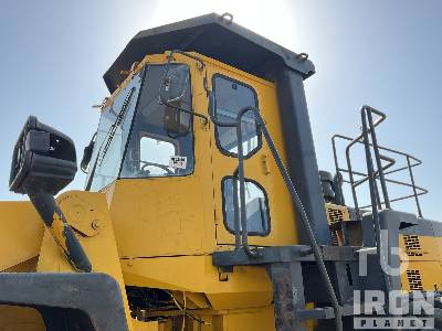 Wheel loader KOMATSU WA500-3