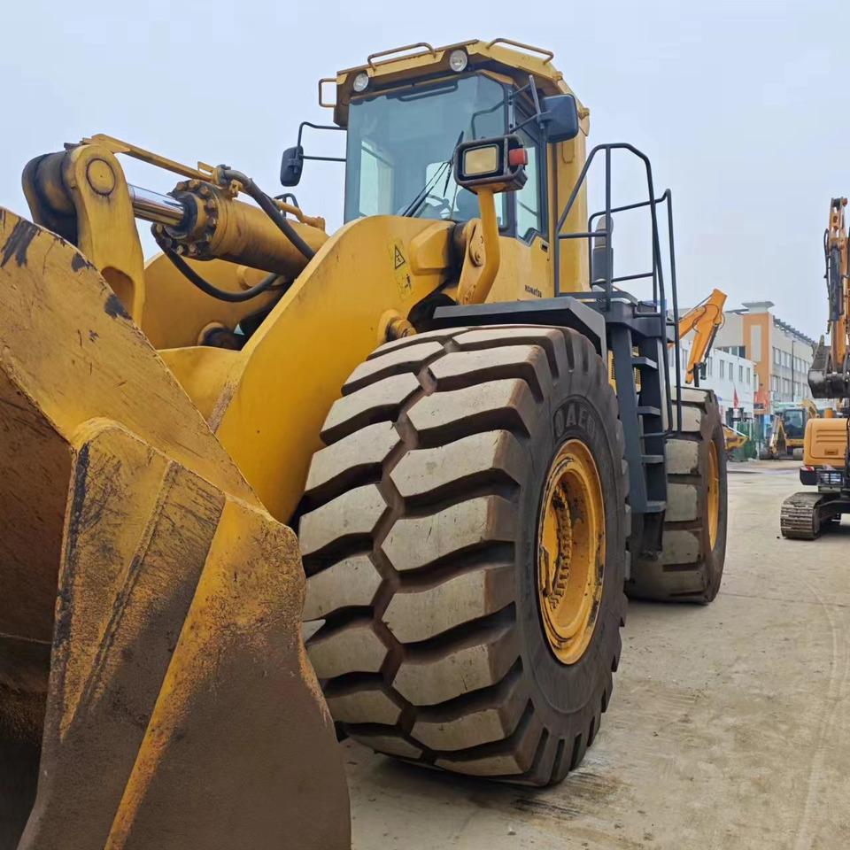 Wheel loader KOMATSU WA600-3