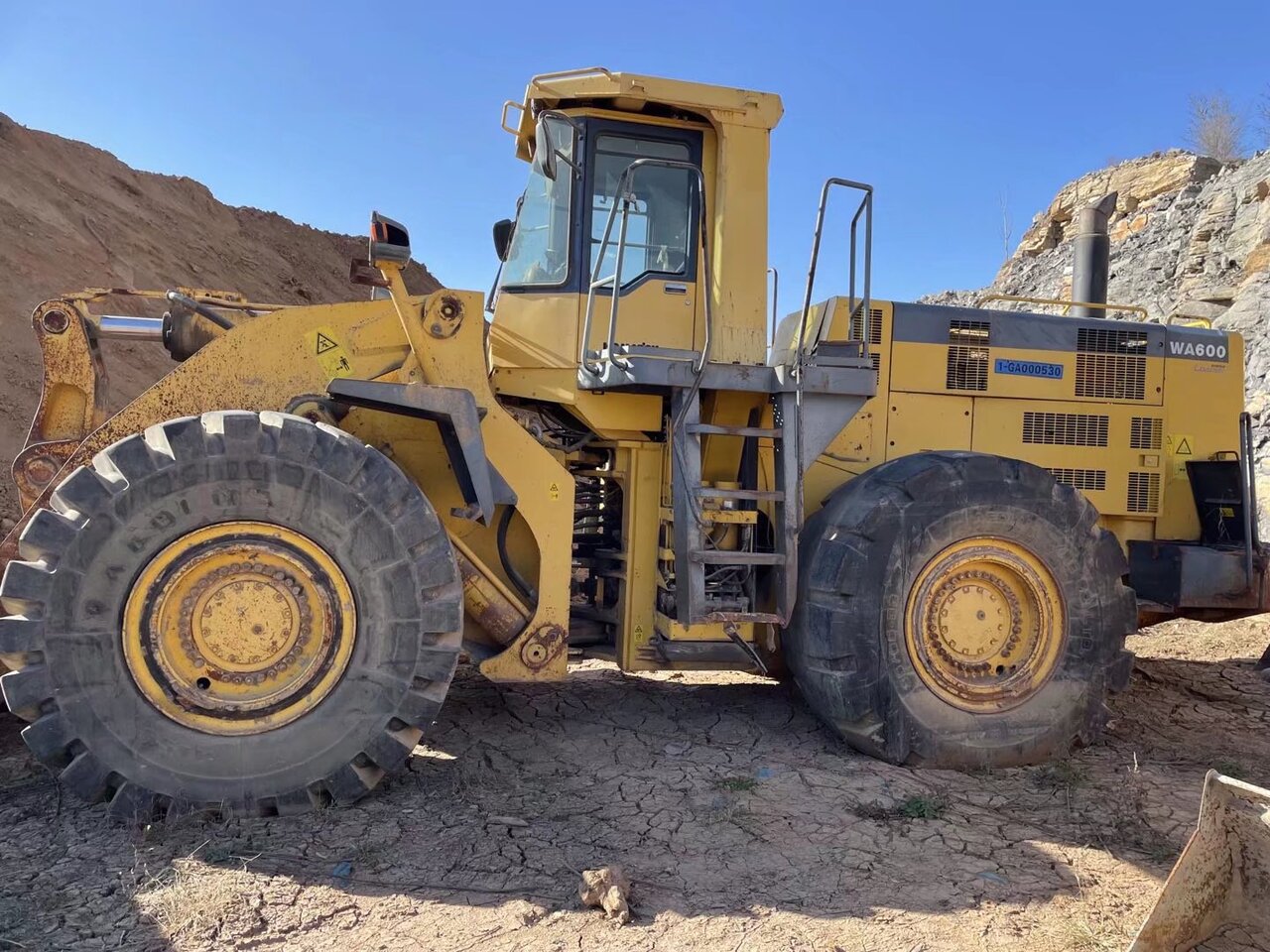 Wheel loader KOMATSU WA600-3