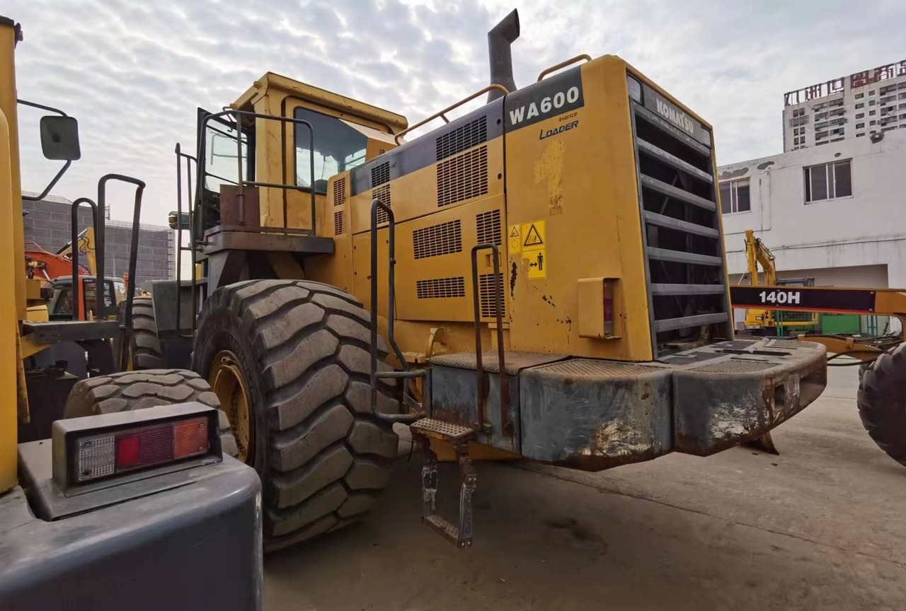 Wheel loader KOMATSU WA600-3