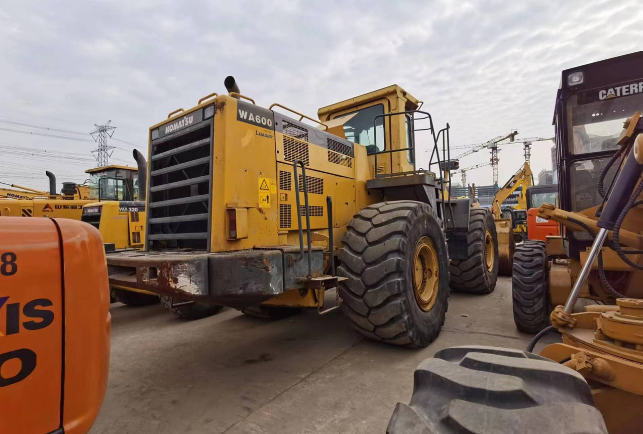 Wheel loader KOMATSU WA600-3