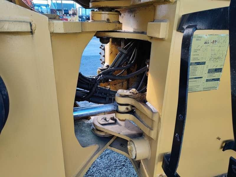 Wheel loader Komatsu WA270-3