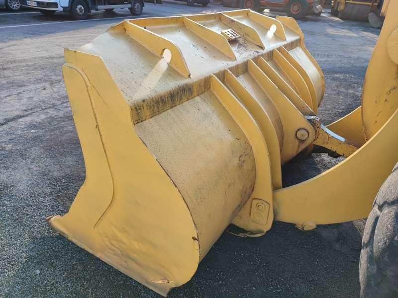 Wheel loader Komatsu WA270-3