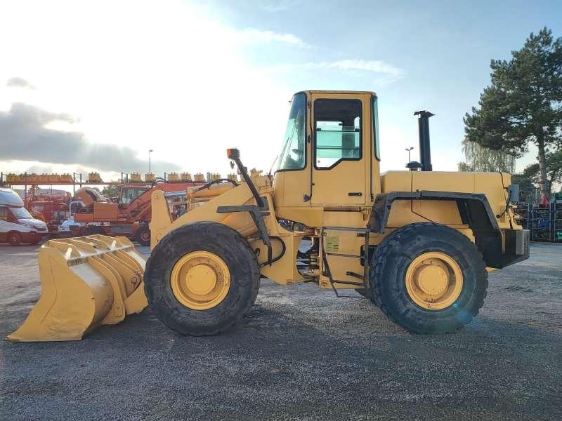 Wheel loader Komatsu WA270-3