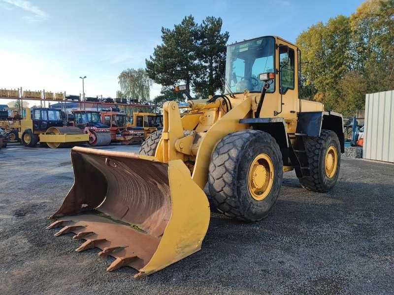 Wheel loader Komatsu WA270-3