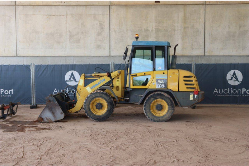 Wheel loader Komatsu WA75-3