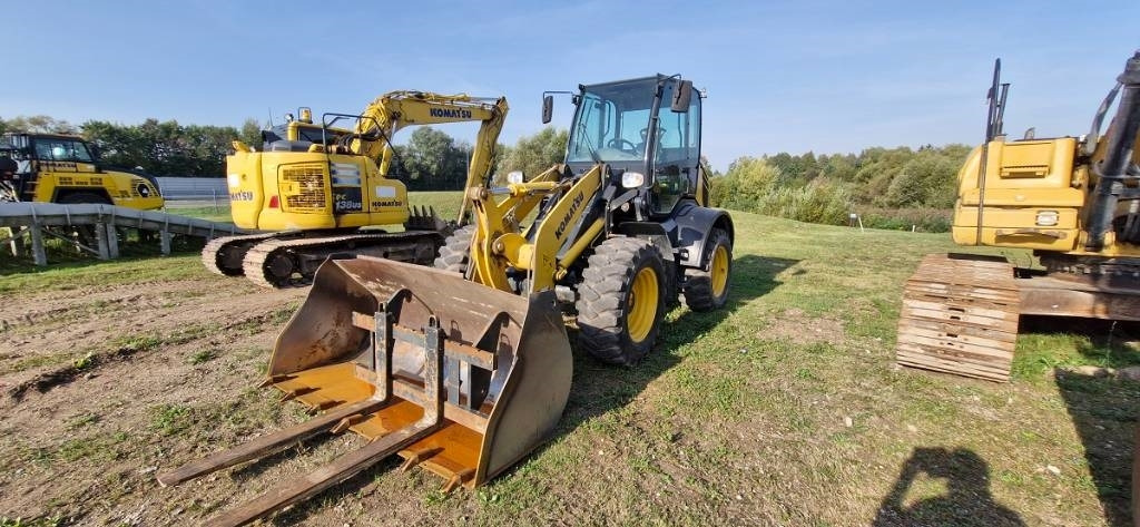 Wheel loader Komatsu WA 100 M -8E0