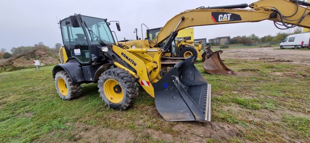 Wheel loader Komatsu WA 100 M -8E0