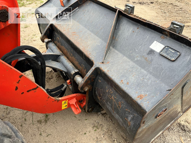 Wheel loader Kubota R082