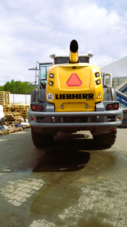 Wheel loader LIEBHERR L580 X POWER