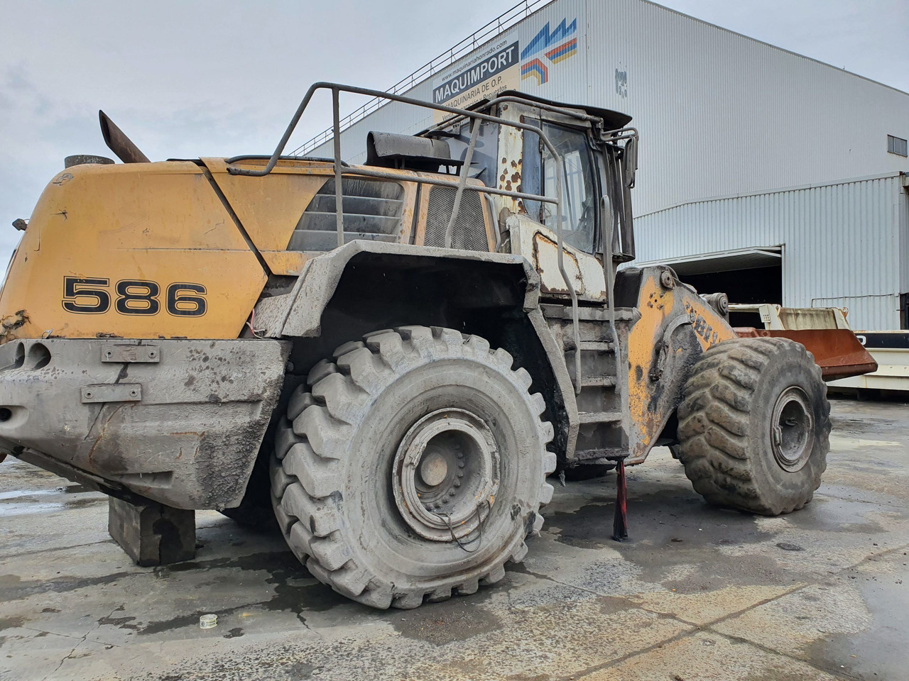 Wheel loader LIEBHERR L586 (2012) N/S: VATZ0461KZB032127