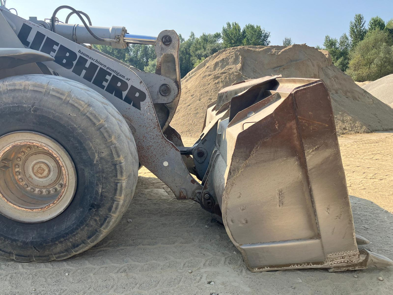 Wheel loader LIEBHERR L 566