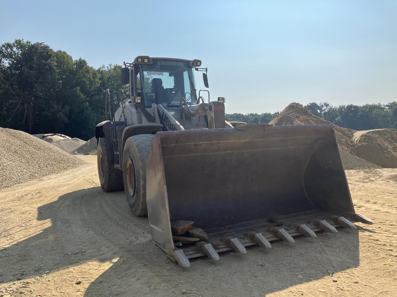 Wheel loader LIEBHERR L 566