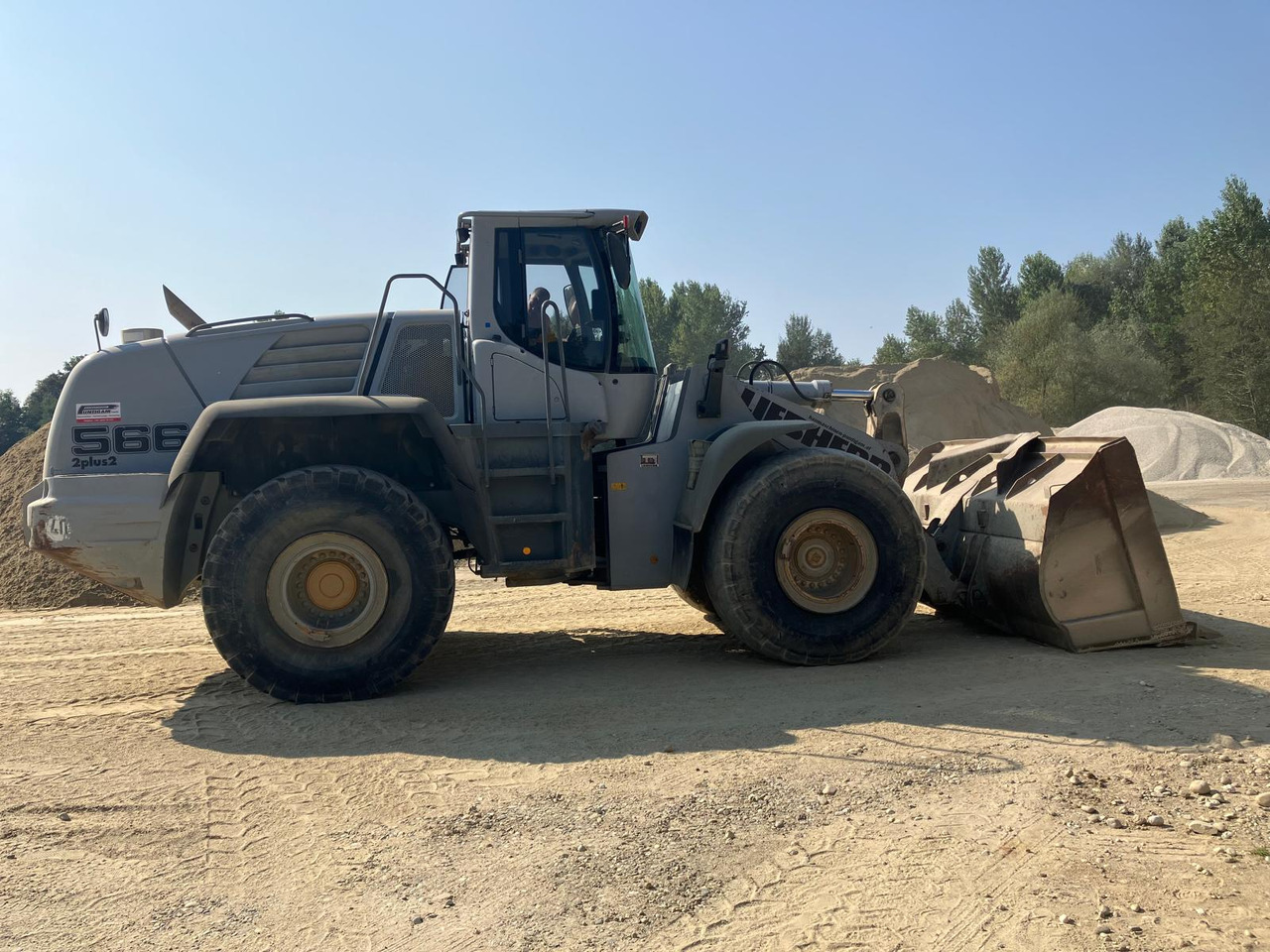 Wheel loader LIEBHERR L 566