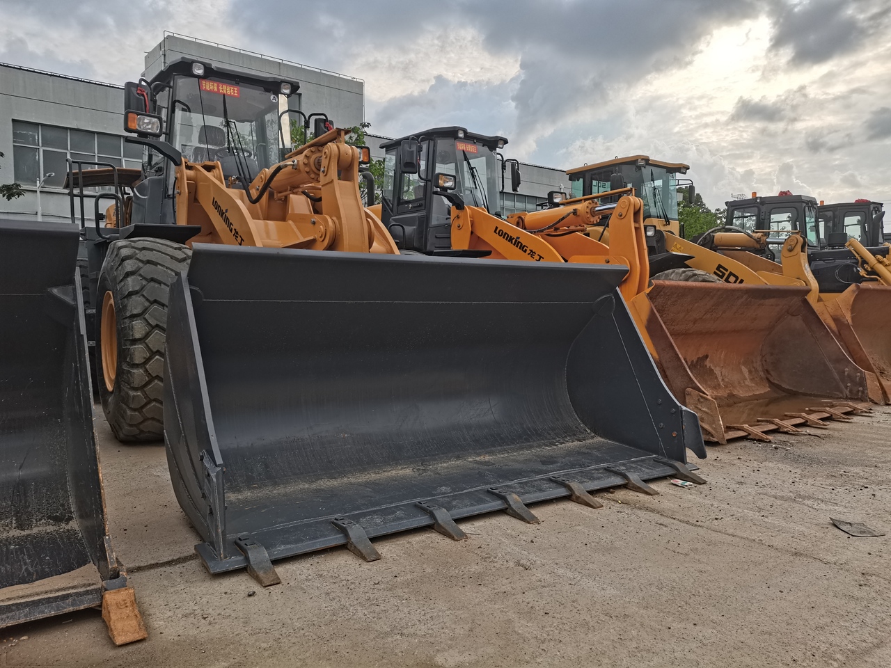 Wheel loader LONKING LG855N -wheel loader