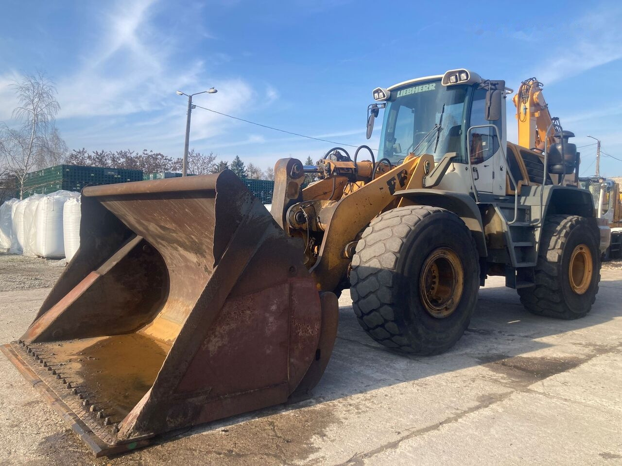 Wheel loader Liebherr 576 high lift bucket 5m³