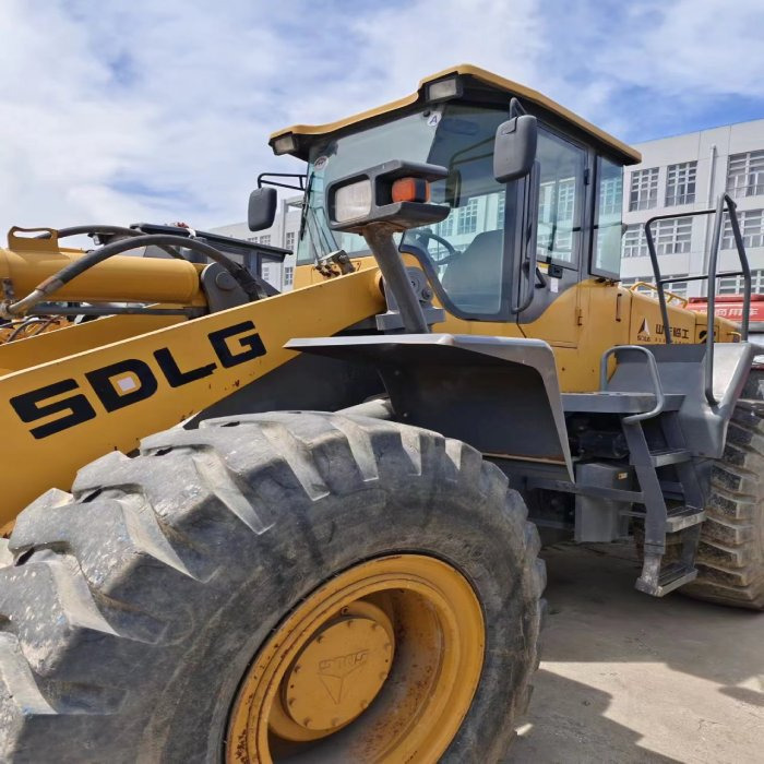 Wheel loader SDLG LG956L with caterpillar engine