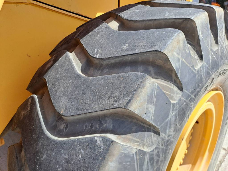 Wheel loader Volvo L105