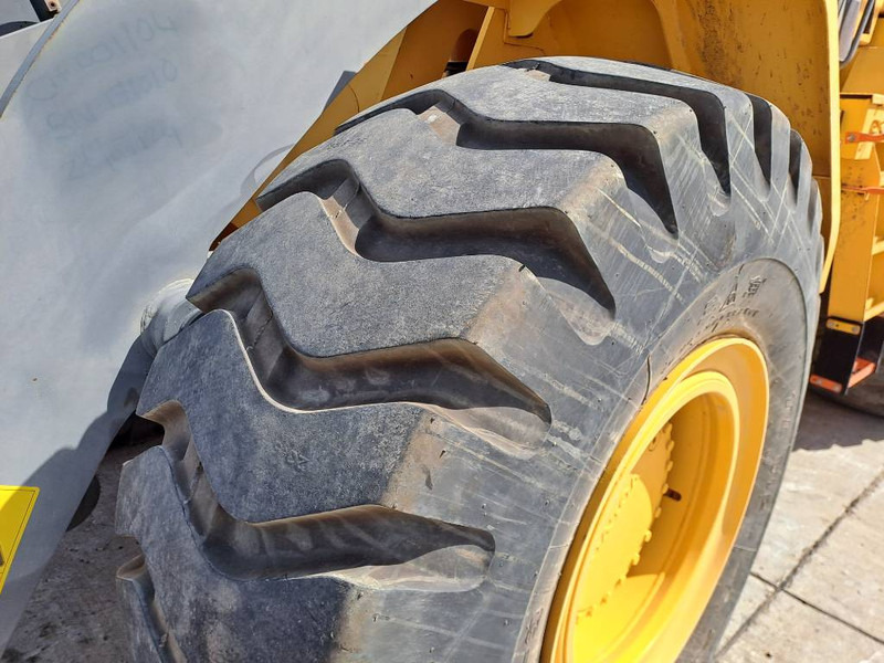 Wheel loader Volvo L105