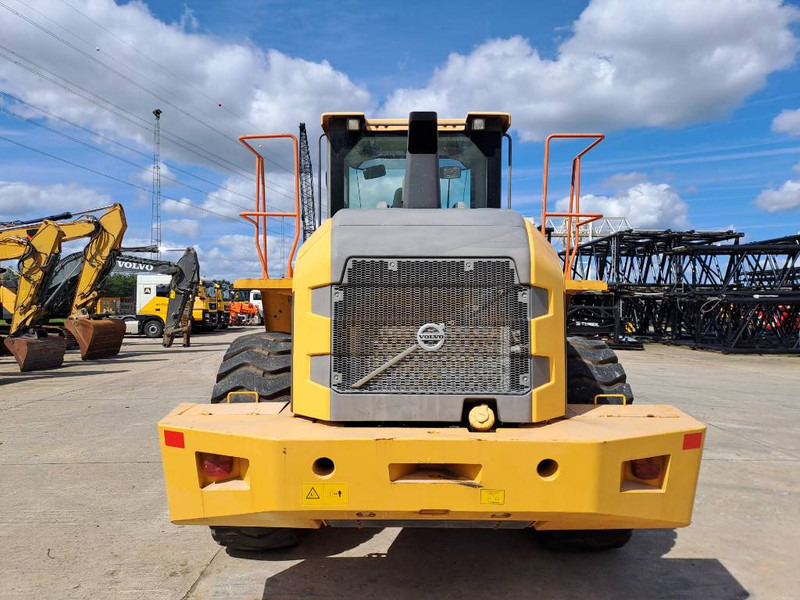 Wheel loader Volvo L105