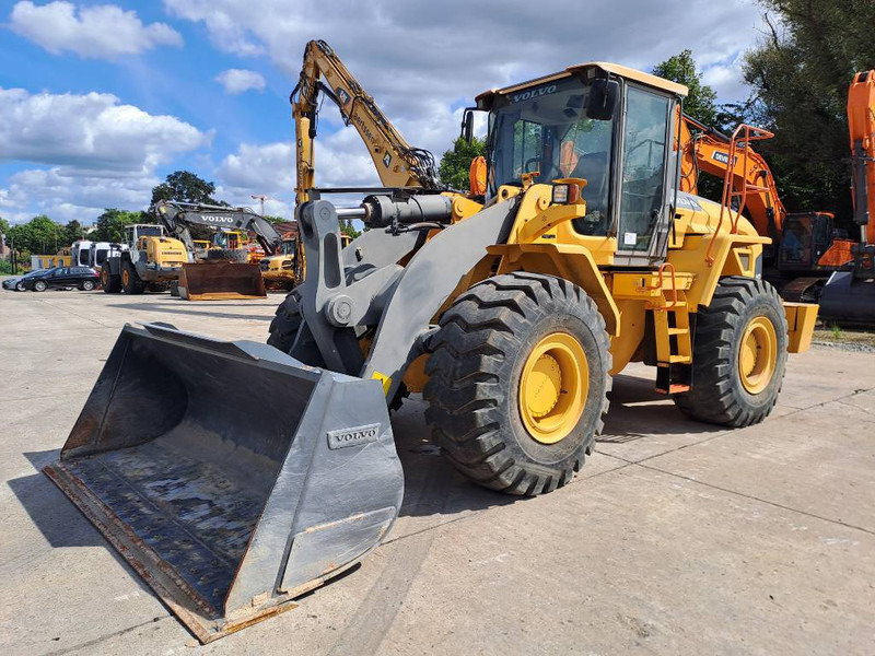 Wheel loader Volvo L105