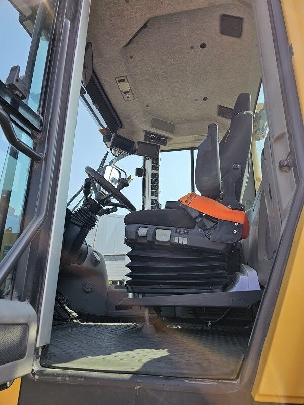 Wheel loader Volvo L110H