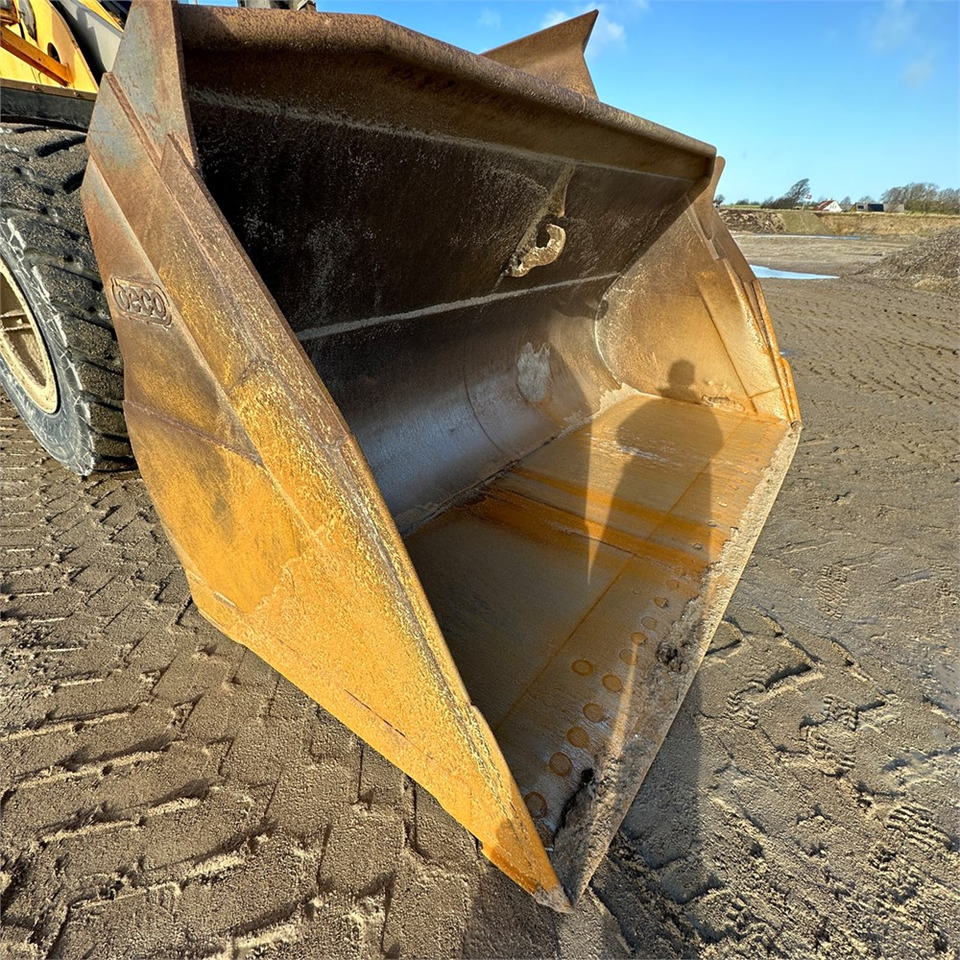 Wheel loader Volvo L180 E