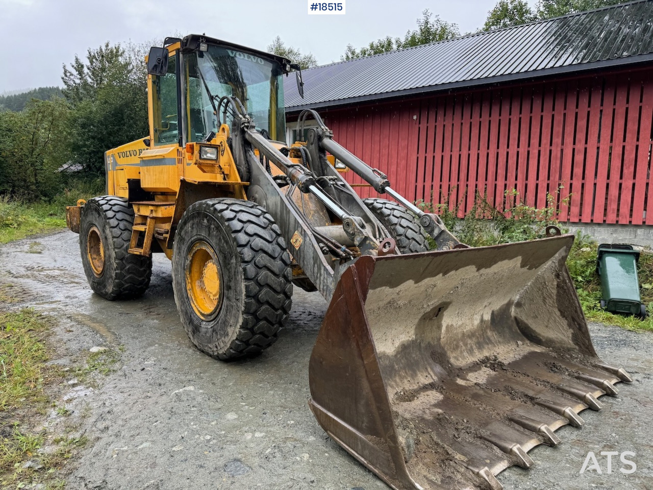 Wheel loader Volvo L90B