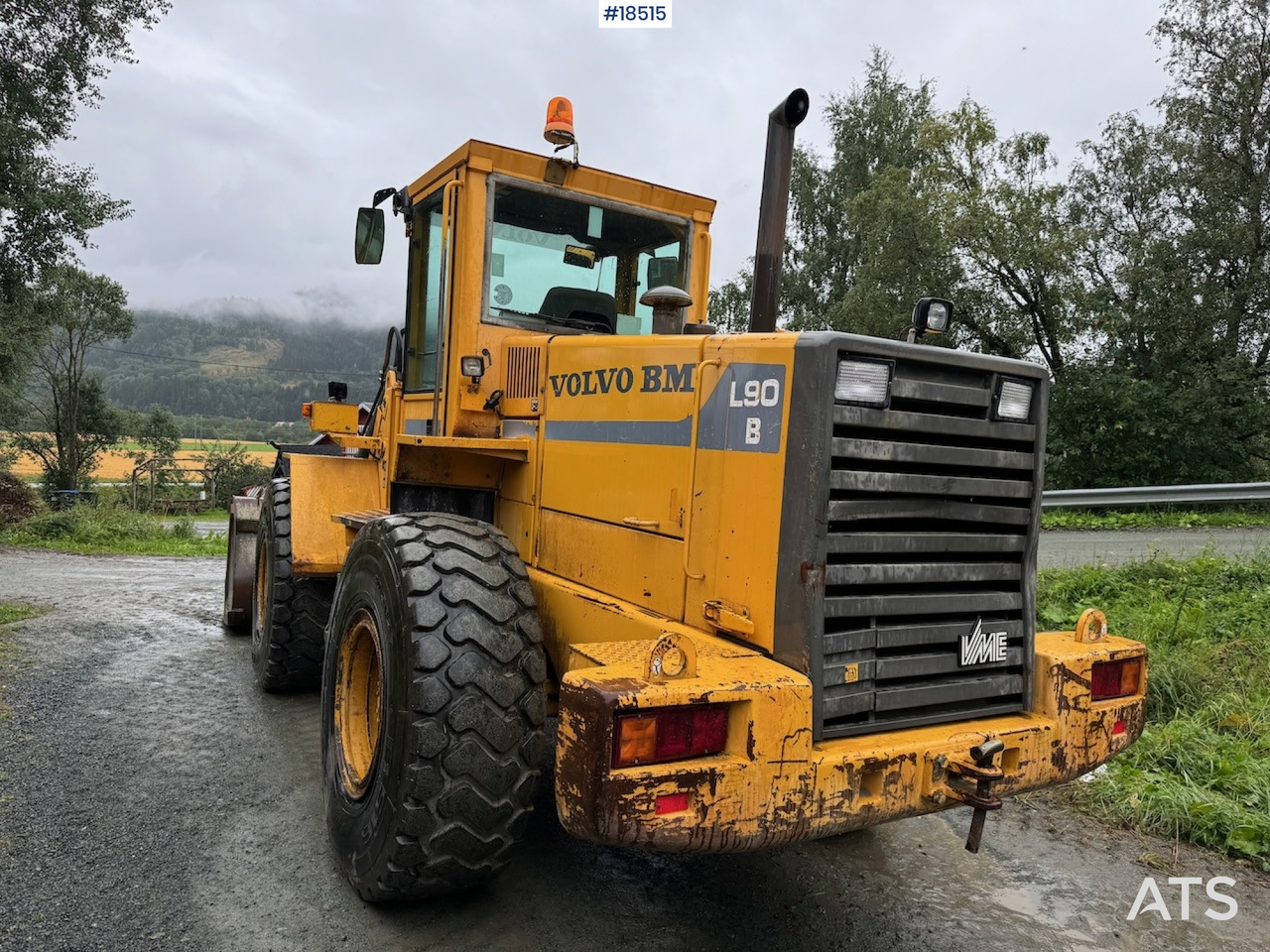 Wheel loader Volvo L90B