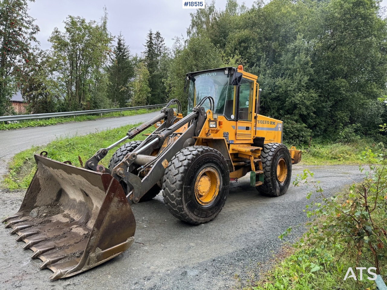 Wheel loader Volvo L90B