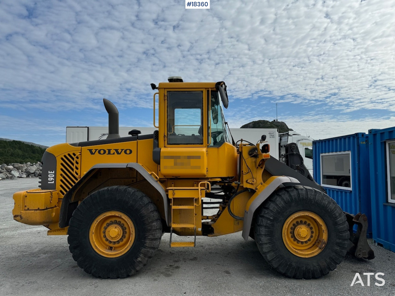 Wheel loader Volvo L90E