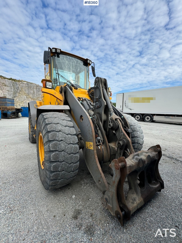 Wheel loader Volvo L90E