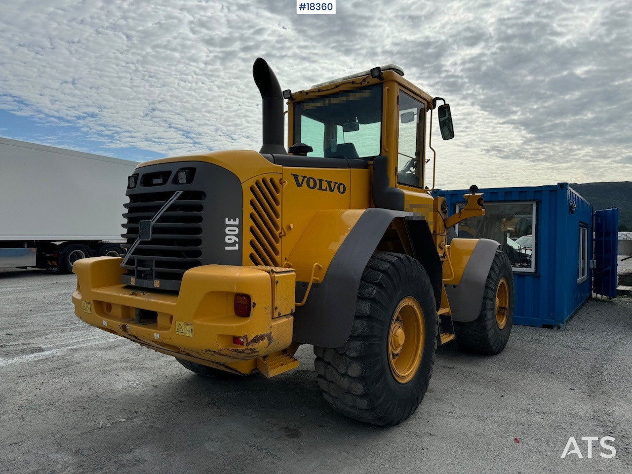 Wheel loader Volvo L90E