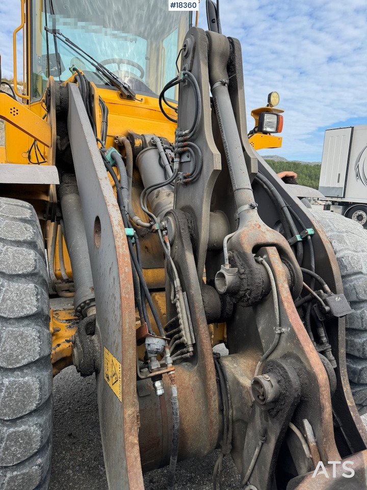 Wheel loader Volvo L90E