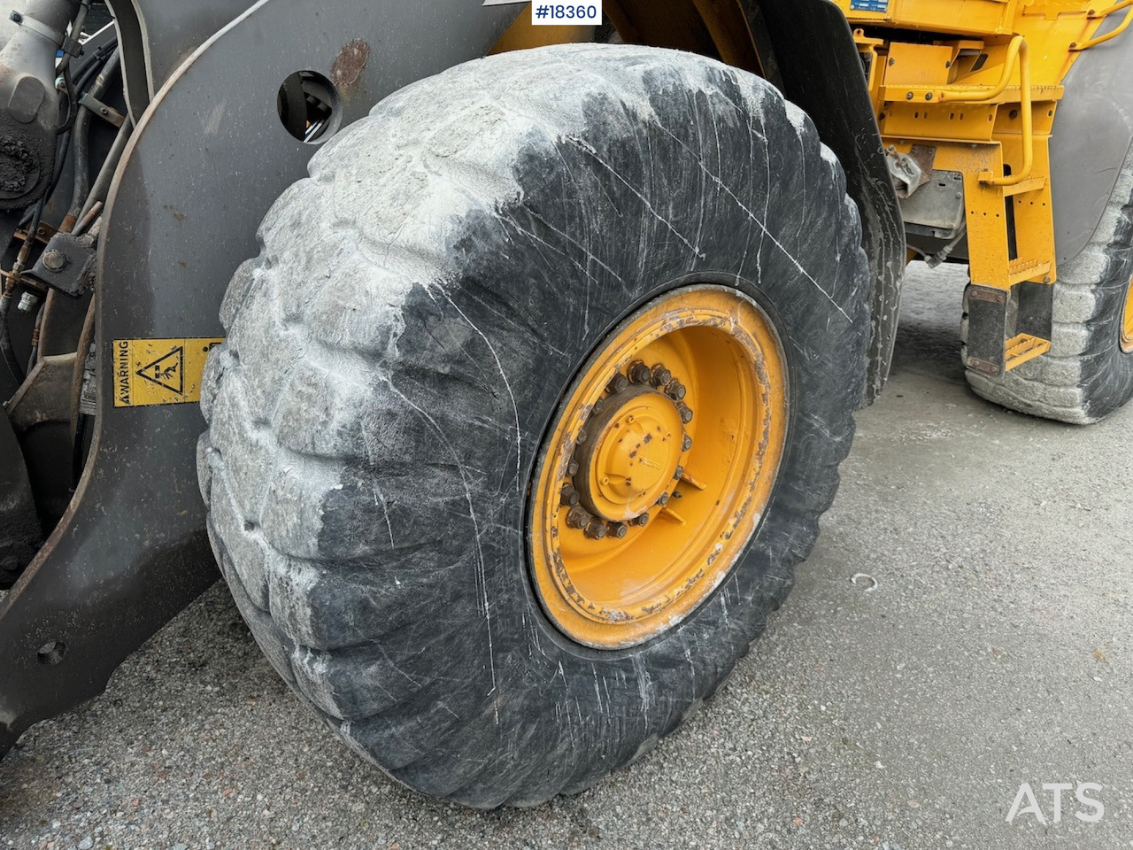 Wheel loader Volvo L90E