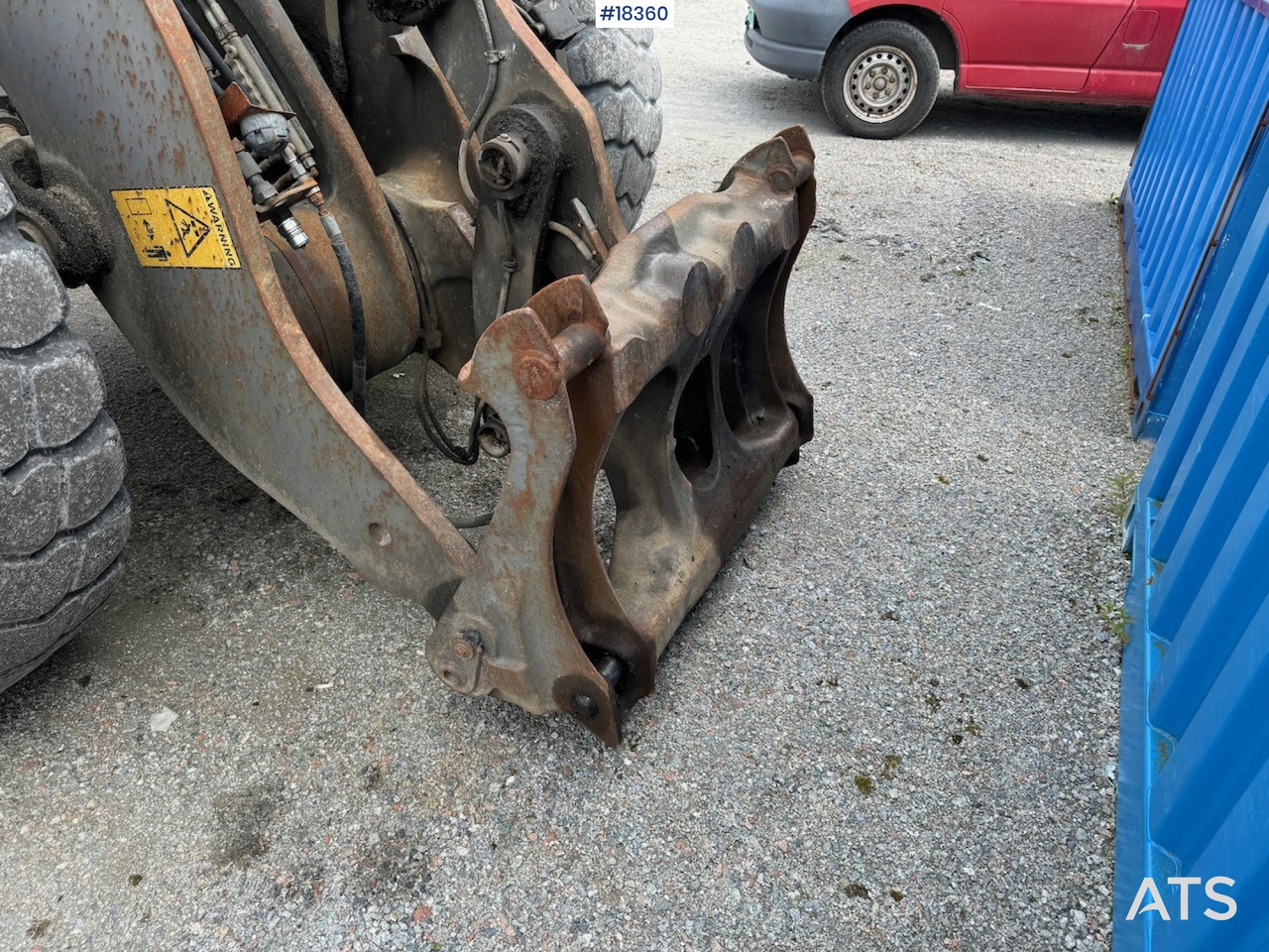 Wheel loader Volvo L90E